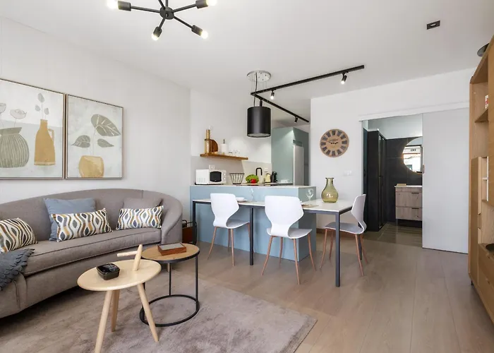 Casa Rosas - By Wehost