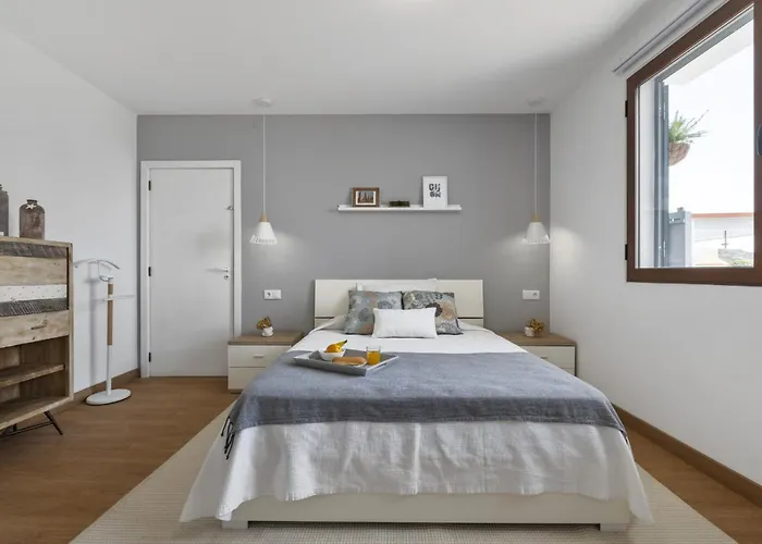Casa Rosas - By Wehost *