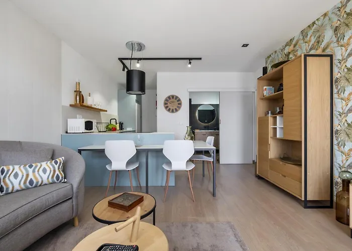 Casa Rosas - By Wehost * 圣克鲁斯